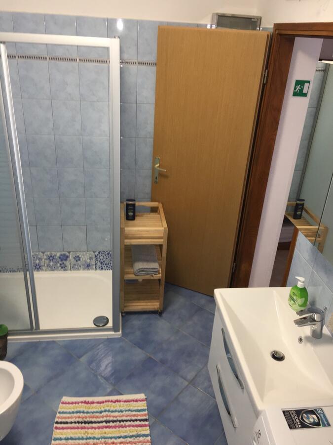 Villa Ulika - 3 Apt For 4 Persons プーラ エクステリア 写真