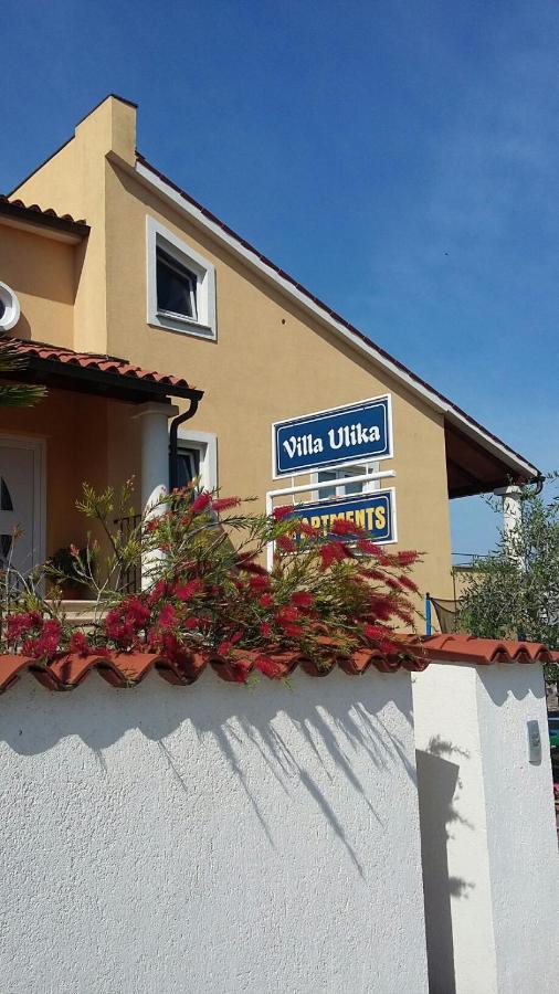 Villa Ulika - 3 Apt For 4 Persons プーラ エクステリア 写真